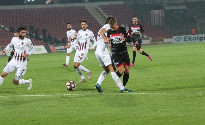 TFF 1. Lig: Balıkesirspor: 0 - Hatayspor: 0 (İlk yarı sonucu)