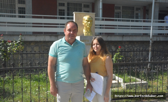 Baba sınava kızı ile birlikte girdi