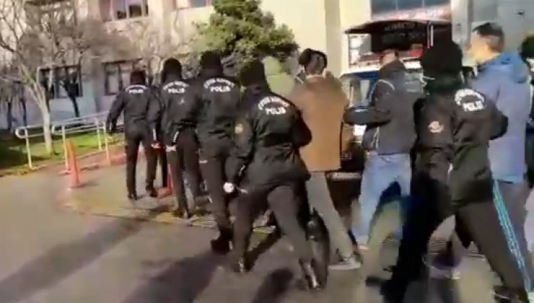 Balıkesir'de Fetö operasyonunda 2 kişi tutuklandı,13 kişiye ise adli kontrol kararı verildi