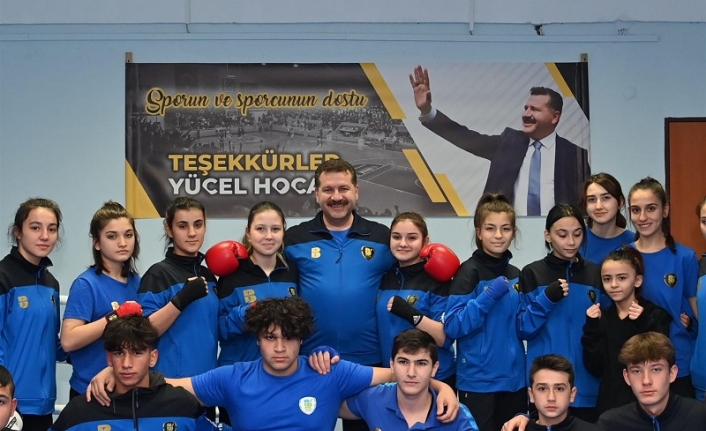 O Yücel Yılmaz, sporcu ve sporcunun dostu, halkın ise her zaman her konuda yanında