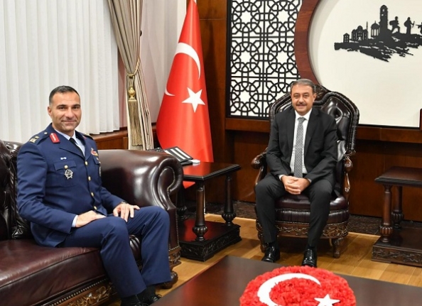 9. Ana Jet Üssü ve Garnizon Komutanı Tuğgeneral Cihangir Kemal Yüzçelik, Vali Şıldak'ı ziyaret etti
