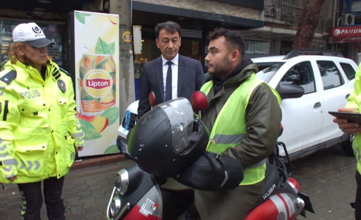 Balıkesir’de polis ceza için değil, yelek hediye etmek için durdurdu  