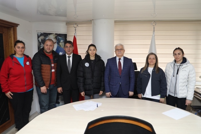Burhaniye Belediyespor Futbol Takımı ara transfer sezonuna hızlı başladı