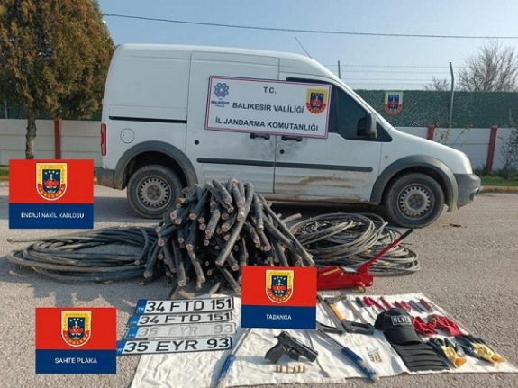 Jandarma, 5 ilçede kablo hırsızlığı yapan suç örgütünü çökertti