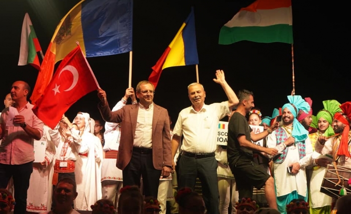 8. Ayvalık Deniz-Kum-Güneş ve Halk Dansları Festivali başlıyor