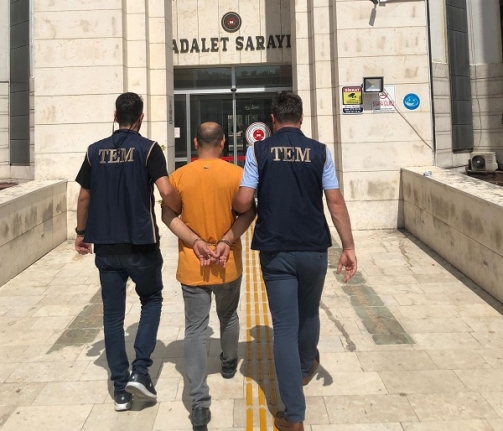 Edremit’te terör örgütü üyesi kişi kaçak yollardan yurt dışına kaçmak isterken yakalandı  