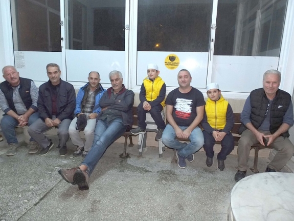 Burhaniye de sevimli ikizler Ören Cemaatini sevindirdi