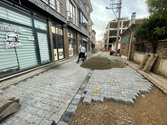 Doğalgaz Kazı İşlemleri Sonrası Mahallelerimizde Kilitli Parke Taş Tamir Ve Kaldırım Tamirleri Devam Ediyor! 