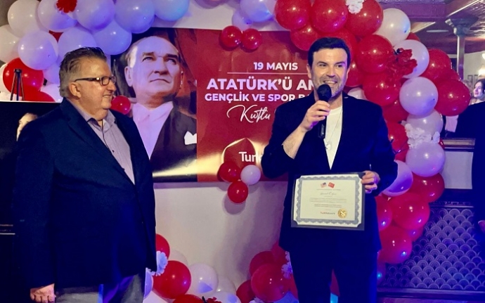 İsmail Özkan'a ABD'de Kültür ve Sanat Elçisi Özel Ödülü verildi