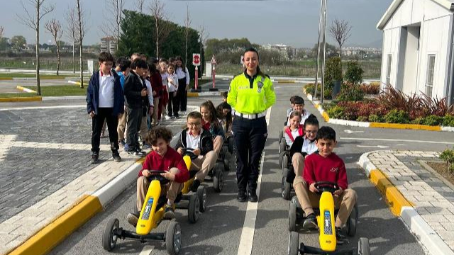 Öğrenciler koşa koşa gidiyor: Hem öğreniyorlar, hem eğleniyorlar!