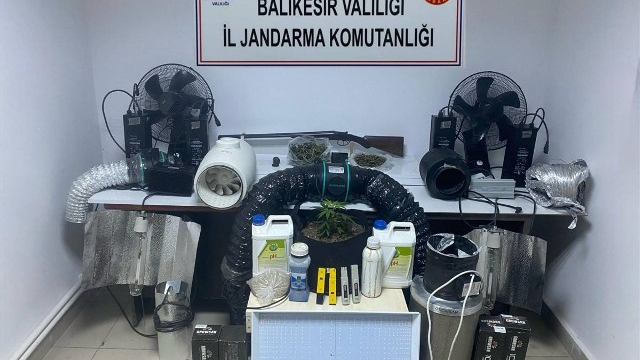 Balıkesir İl Jandarma Komutanlığı kuş uçurtmuyor!