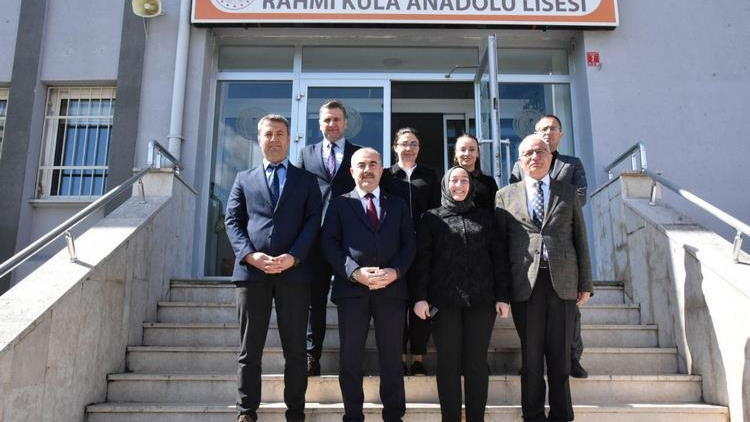 İl Milli Eğitim Müdürü Murat Demir Rahmi Kula Anadolu Lisesi Öğrencileriyle Buluştu