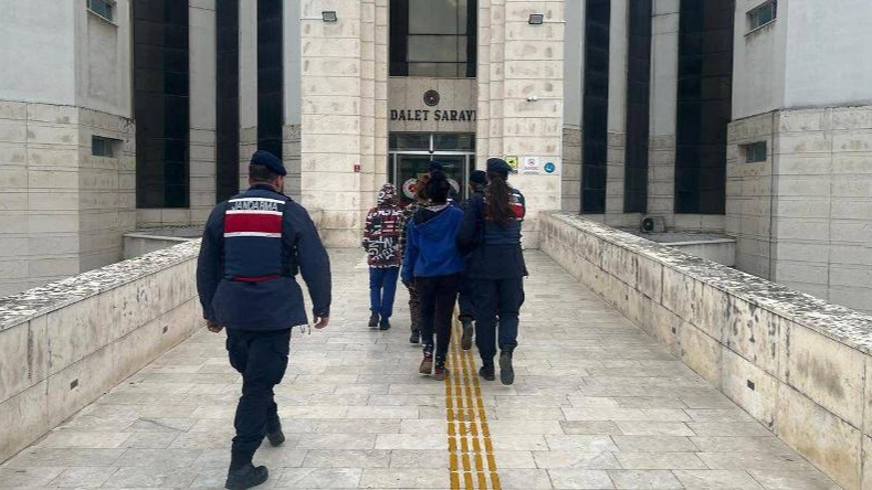 Bakır Kablo Çalan 3 Kişi Jandarmaya Yakalandı