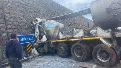 Balıkesir’de korkunç kaza: 1 Ölü