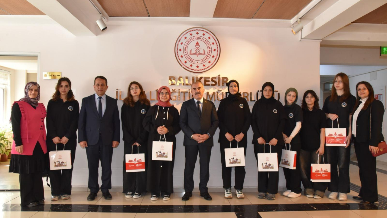 Edremit Anadolu İmam Hatip Lisesi'nden iki büyük başarı