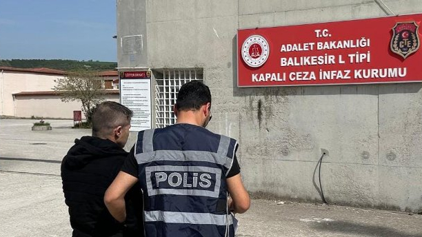 Sındırgı'da aranan şahıs yakalandı