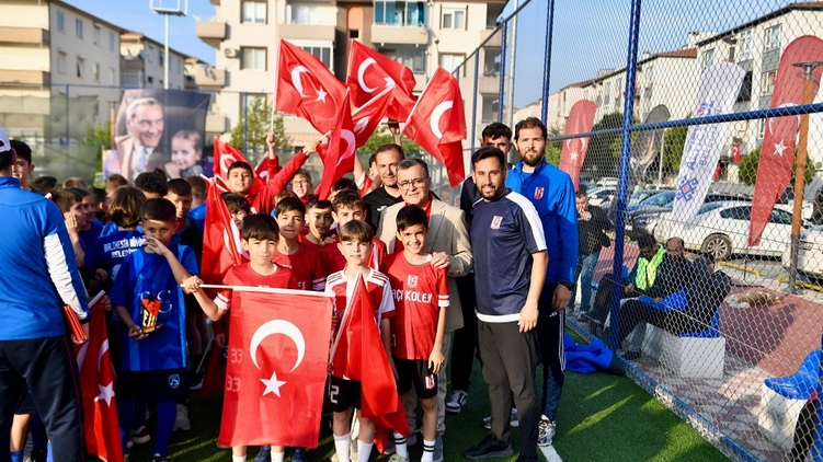 Altıeylül'den 23 Nisan'a Özel Minik Şampiyonlar Ligi Ödül Töreni