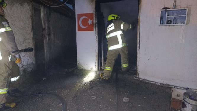 Altıeylül’de Tek Katlı Evde Yangın