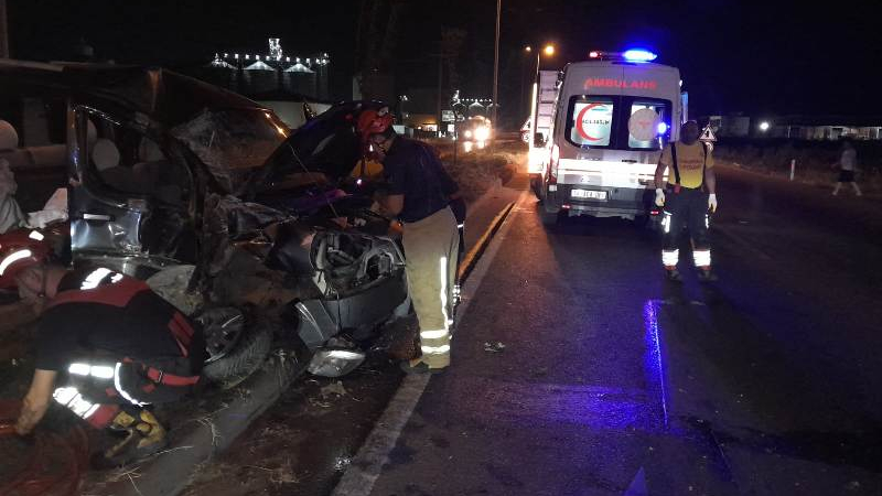 Bandırma’da ticari araç hurdaya döndü