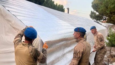Balıkesir Sındırgı’da depremzedelere jandarma desteği