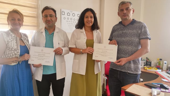 Edremit'te örnek sağlık kahramanlarına ödül
