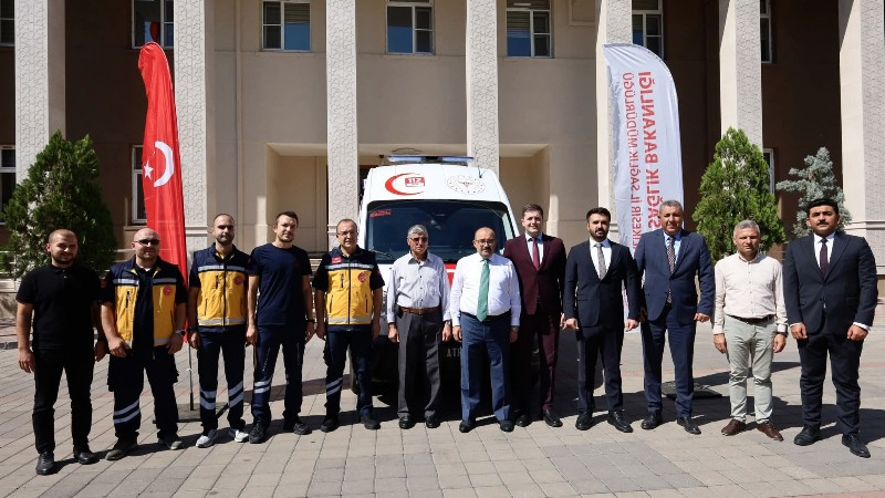Balıkesir’de hayırseverden anlamlı ambulans bağışı