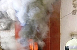 Kadının evi alev alev yandı  