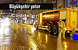 Edremit'te ana arter caddeler yıkandı