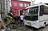 Mobese direğine çarparak duran midibüs korkuttu