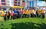 AK Partili kadınlar arı gibi çalıştılar. Başkan Gönüldok, Edremit'i de CHP'den süpüreceklerini bildirdi.