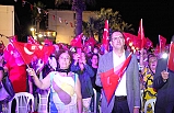 Ayvalık’ta coşkulu kalabalıktan dev koro