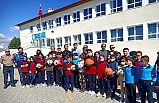 Motor tutkunlarından okula basketbol, futbol ve voleybol topu