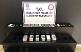 Edremit'te polis baskınında 25 adet gümrük kaçağı cep telefonu ele geçirildi