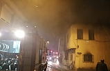 Burhaniye’de yangın geceyi aydınlattı