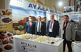 İzmir’de Ayvalık standına ilgi yoğun oldu