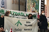 Çanakkale'de çevreciler madene karşı çıktı. Kazdağı Koruma Derneği Başkanı Süheyla Doğan, "On yıl ömrü olan maden, geriye kalan hayatımızı karartmasın"