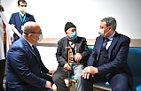 Vali Şıldak, Burhaniye'de halkla kucaklaştı