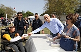 Burhaniye'de çocuklar sevindi, büyükler övündü