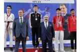 Ayvalıklı Mehmet Kerim Öztürk tekvandoda Türkiye üçüncüsü oldu