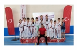 Ayvalıklı sporcular madalyaya doymuyor
