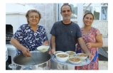 Burhaniye’de aşure hayırları devam ediyor