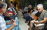 Burhaniye’de sazlı sözlü komşu buluşması