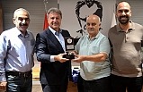 Amatörlerden Başkan İduğ’a Plaketli Teşekkür