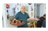 Burhaniye’de Kahvecinin Duvar Yazıları Gülümsetiyor    