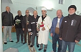 Burhaniye’de Ali dede camiye neden çiçeklerle geldi