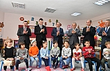 Vali Şıldak Bigadiç'te Miniklerle Buluştu