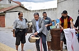 Vali Şıldak, Çeltik Hasadına Katıldı