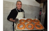 Edremitli İşletmeci Tereyağlı Simit Yaptı