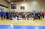 Voleybol Turnuvasında Ödül Töreni Yapıldı