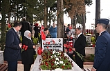 Vali Şıldak Şehitliği Ziyaret Etti 
